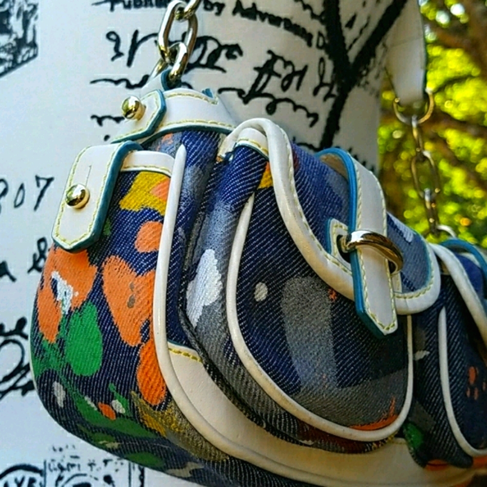 Dooney & Bourke 🌼 small paint splatter saddle bag purse - Picture 4 of 16